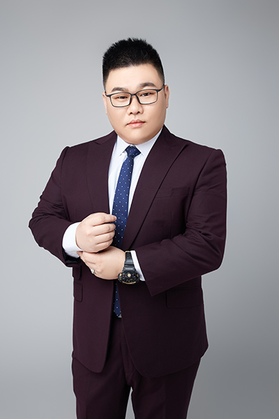 潘明官